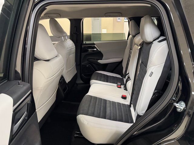 New 2026 Mitsubishi Outlander SE FWD image 20