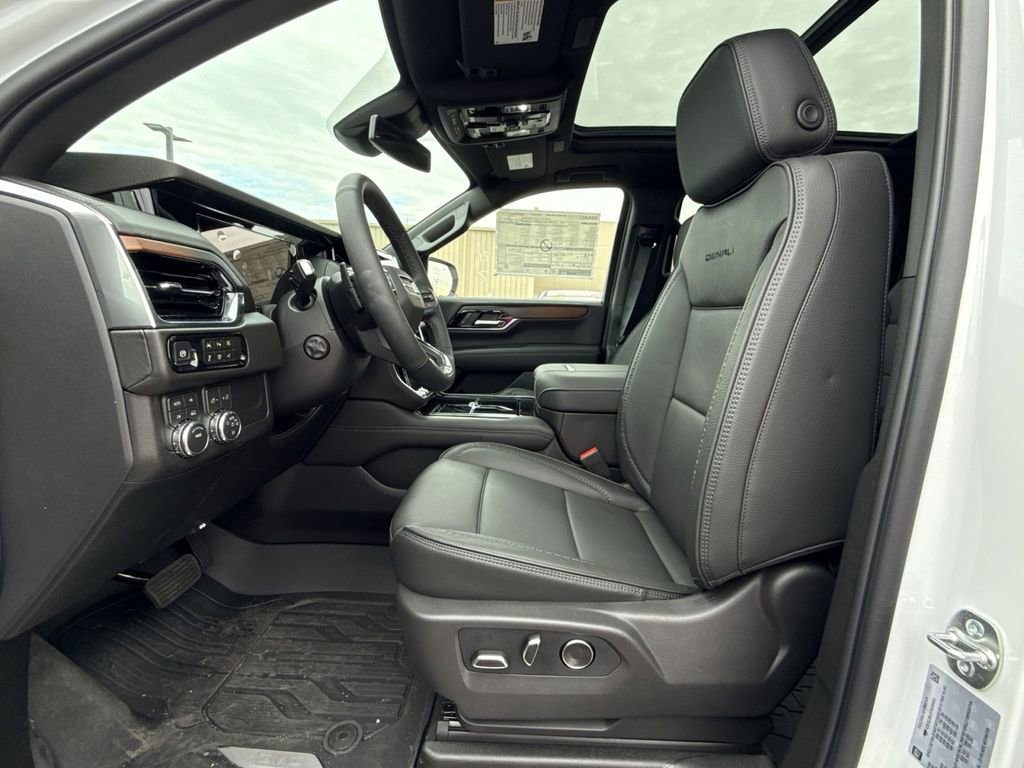 New 2026 GMC Yukon XL Denali w/ Sun & Power Step Package image 13