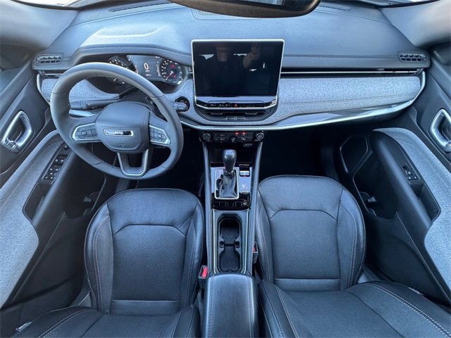 Used 2023 Jeep Compass Latitude image 11