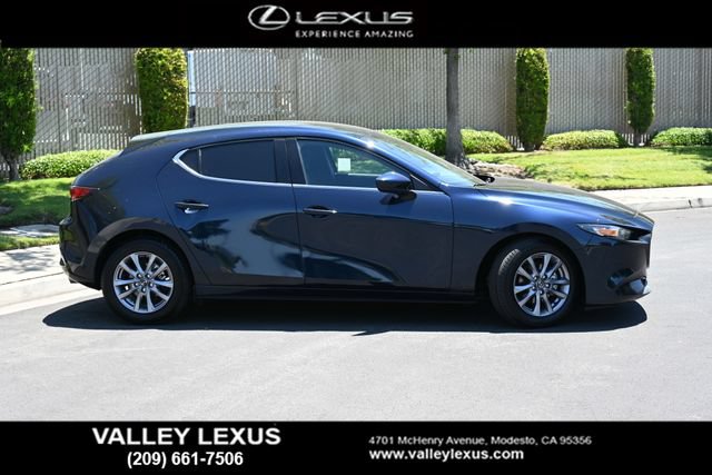 Used 2021 MAZDA MAZDA3 s FWD image 3