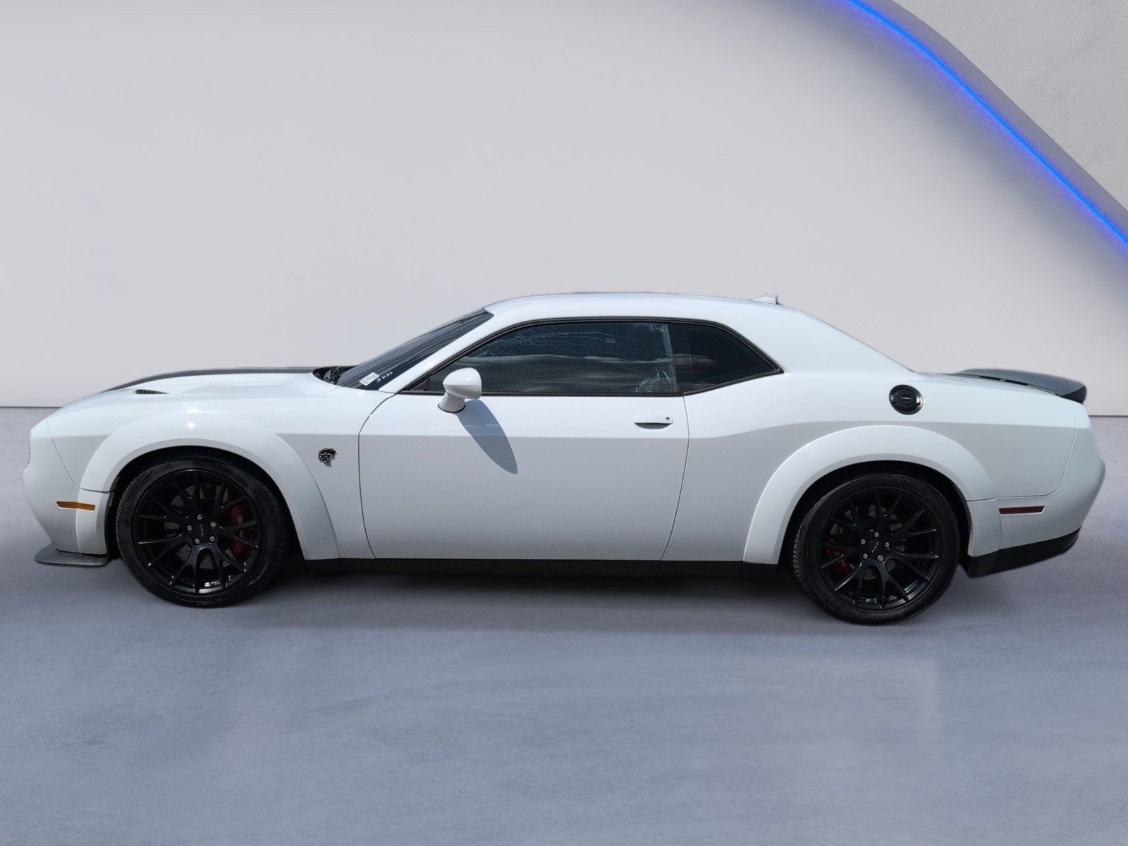 Used 2016 Dodge Challenger SRT Hellcat RWD image 5