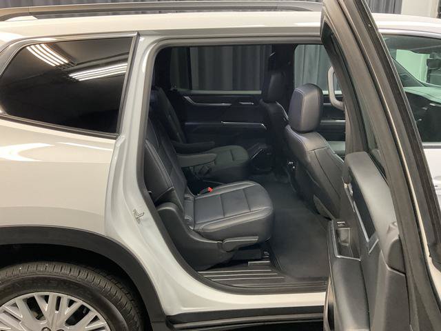 Used 2026 GMC Acadia Elevation w/ Elevation Premium Package FWD image 15