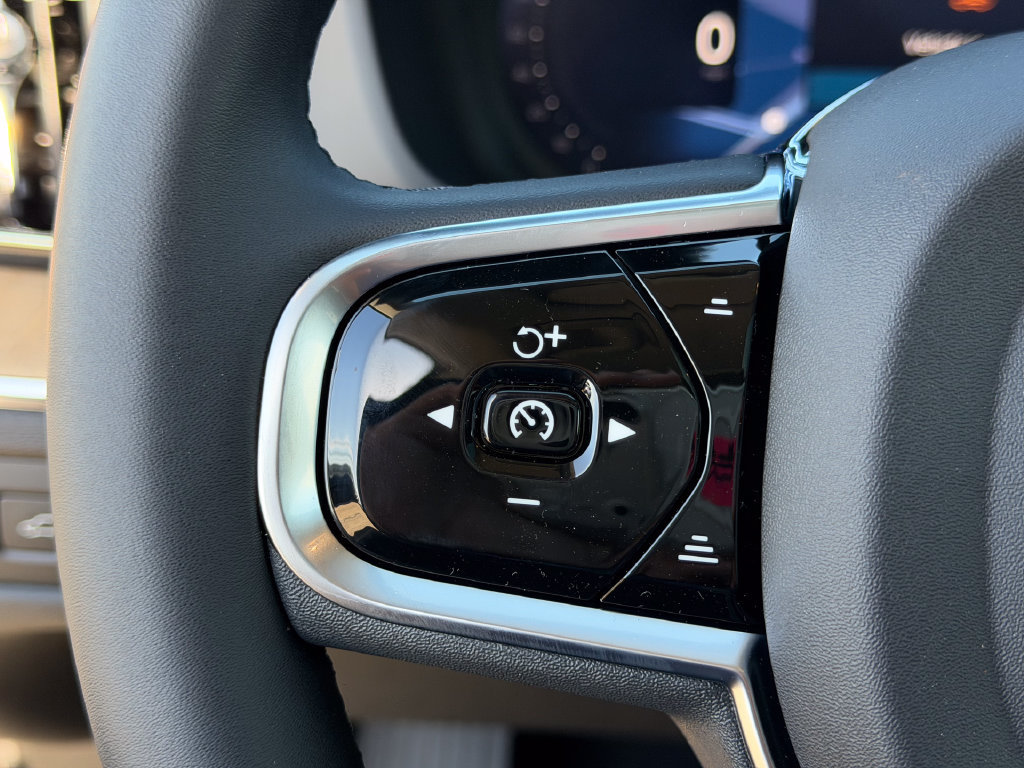 New 2026 Volvo XC60 T8 Ultra w/ Climate Package AWD/4WD image 19