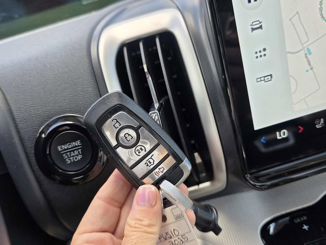 Used 2025 Ford Expedition Active RWD image 15