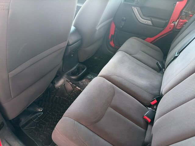 Used 2017 Jeep Wrangler Unlimited Sport w/ Connectivity Group image 15