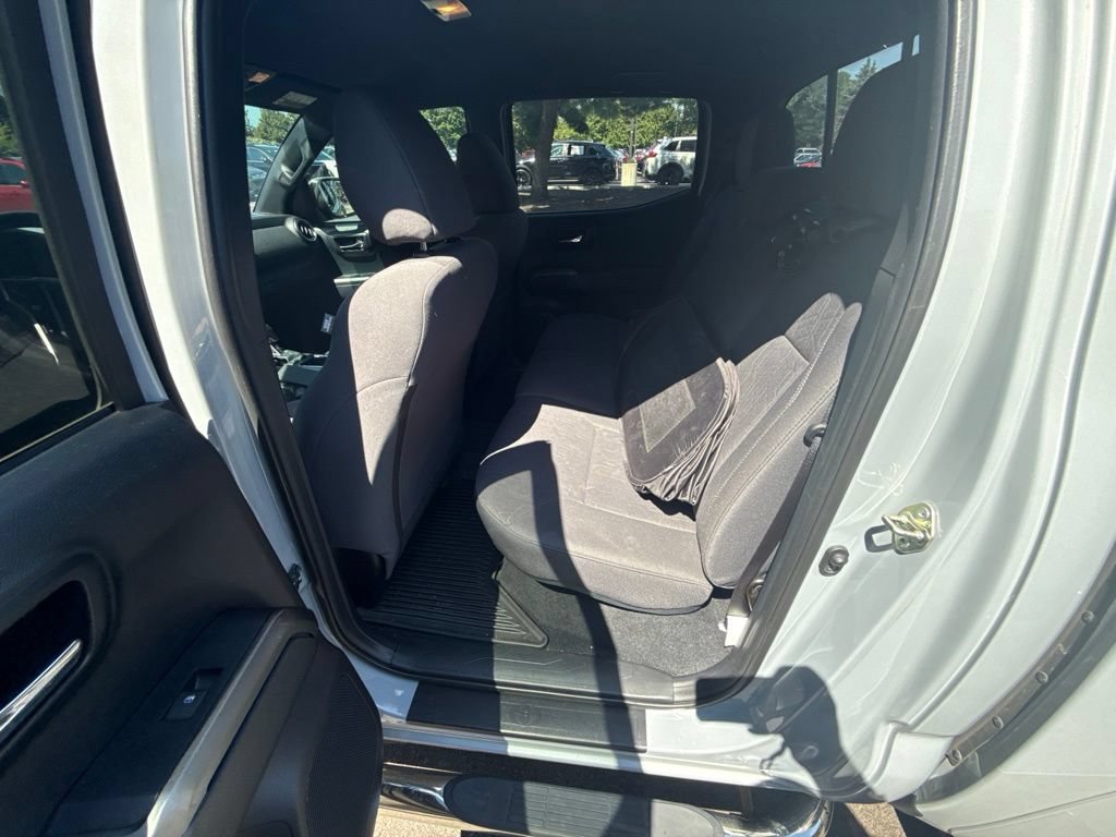 Used 2018 Toyota Tacoma TRD Sport w/ Technology Package AWD/4WD image 13