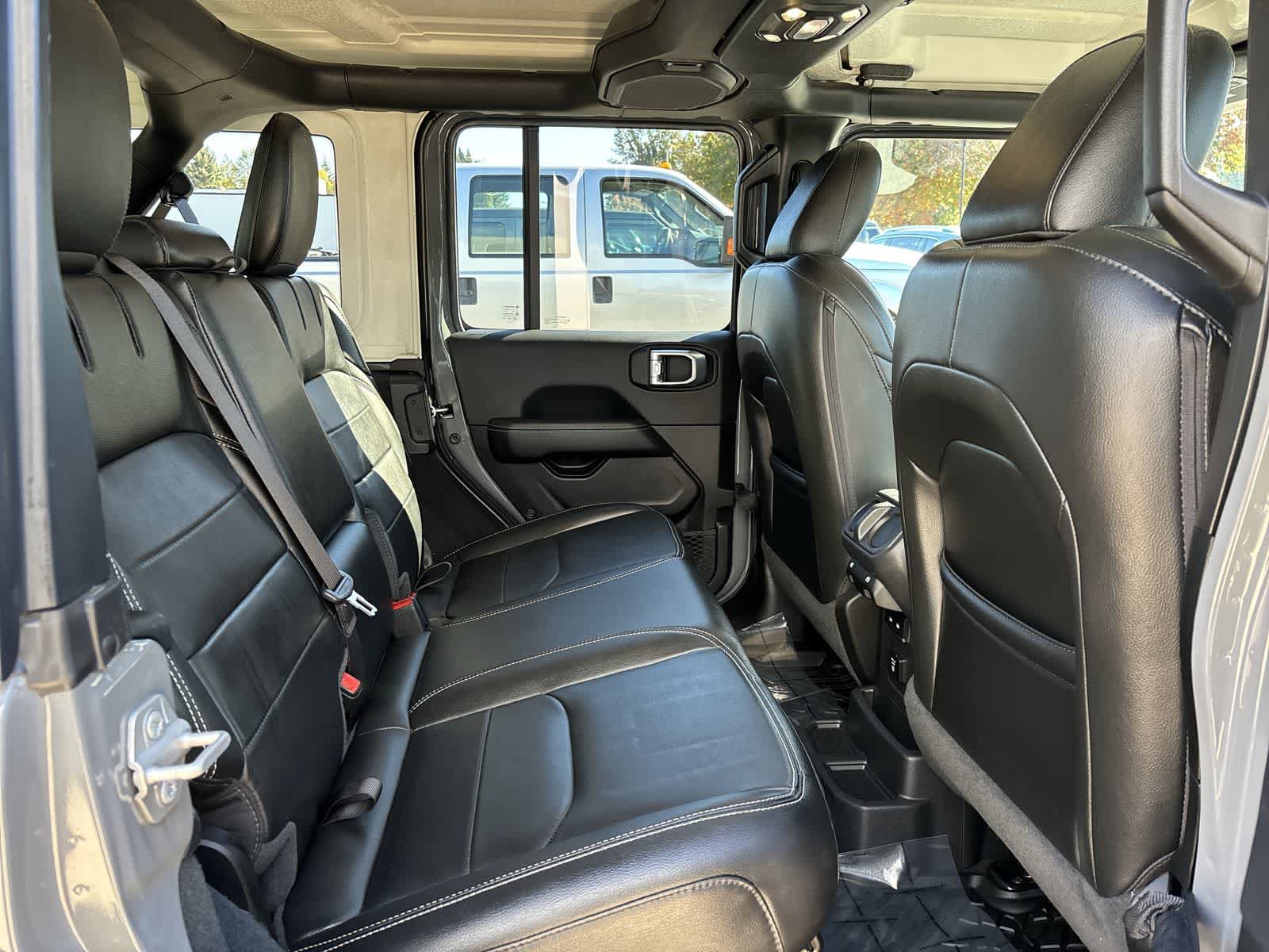 Certified 2022 Jeep Wrangler Unlimited Sahara AWD/4WD image 7