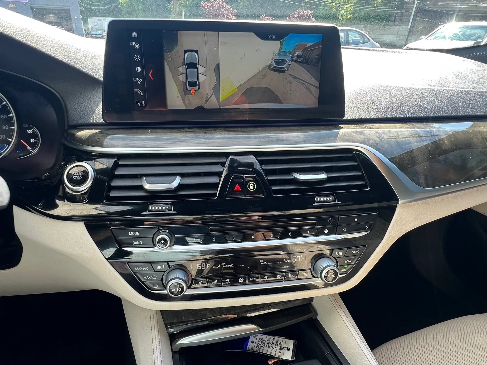 Used 2018 BMW 530e xDrive w/ Premium Package 2 AWD/4WD image 21