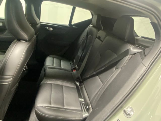 Certified 2025 Volvo XC40 B5 Core AWD/4WD image 14