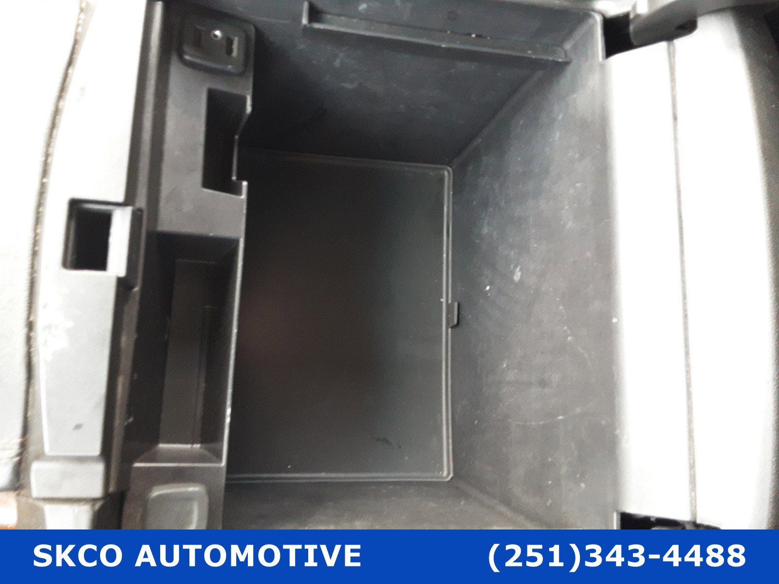 Used 2018 Chevrolet Suburban Premier RWD image 25