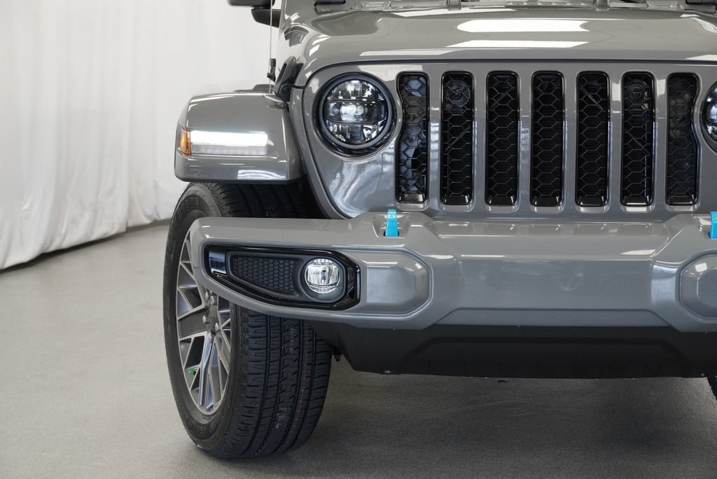 Used 2023 Jeep Wrangler Unlimited Sahara AWD/4WD image 11
