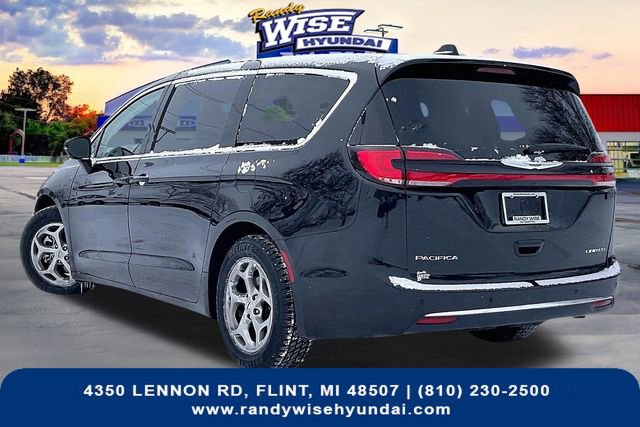 Used 2024 Chrysler Pacifica Limited image 12