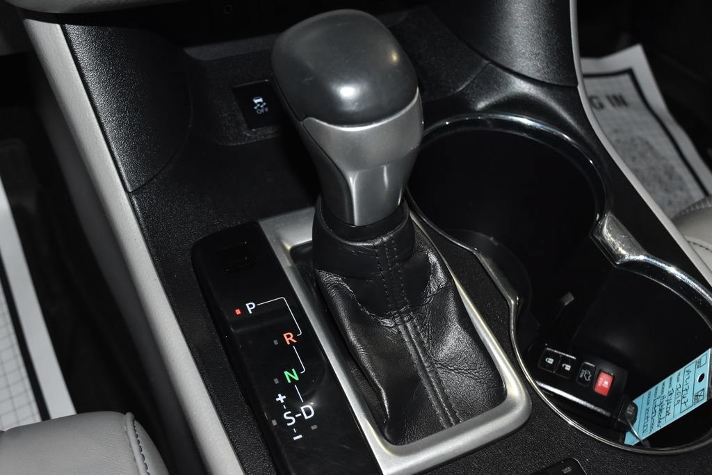 Used 2019 Toyota Highlander Limited Platinum AWD/4WD image 18