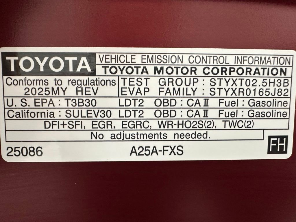 Used 2025 Toyota RAV4 XLE AWD/4WD image 69