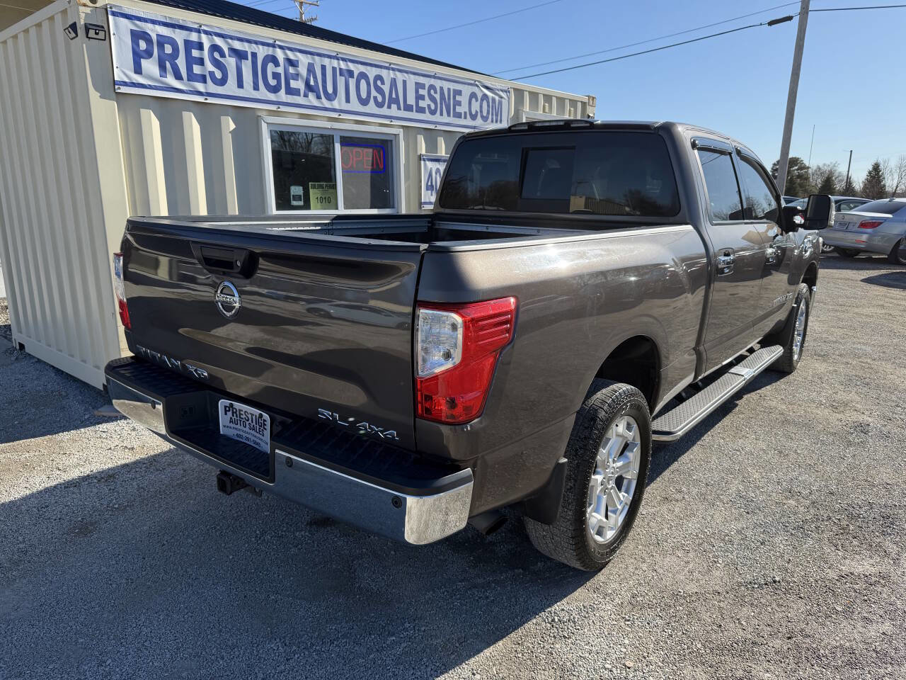 Used 2016 Nissan Titan SL AWD/4WD image 7