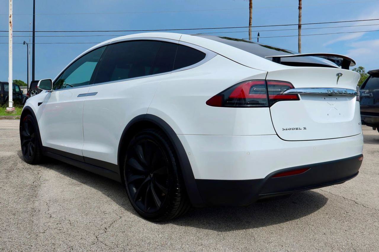 Used 2018 Tesla Model X 100D AWD/4WD image 4