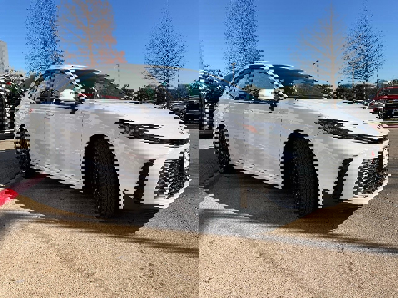 Used 2025 Toyota Camry SE image 5