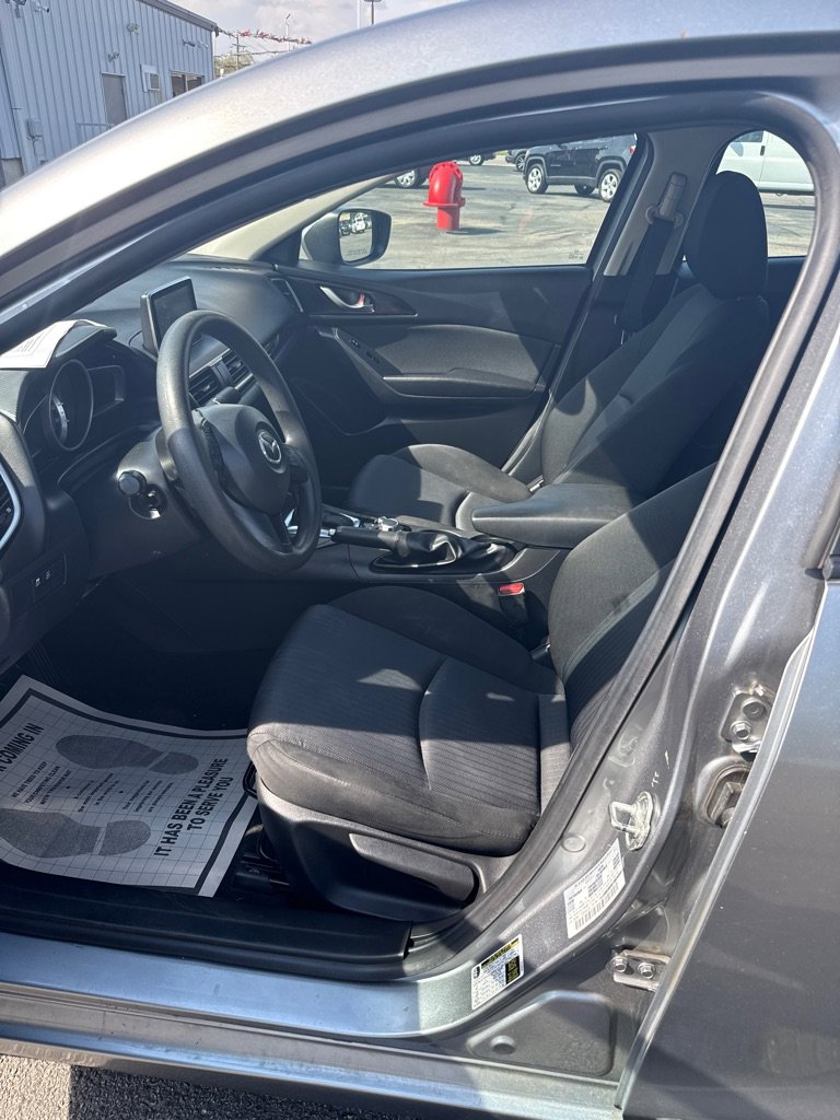 Used 2016 MAZDA MAZDA3 i Sport FWD image 8