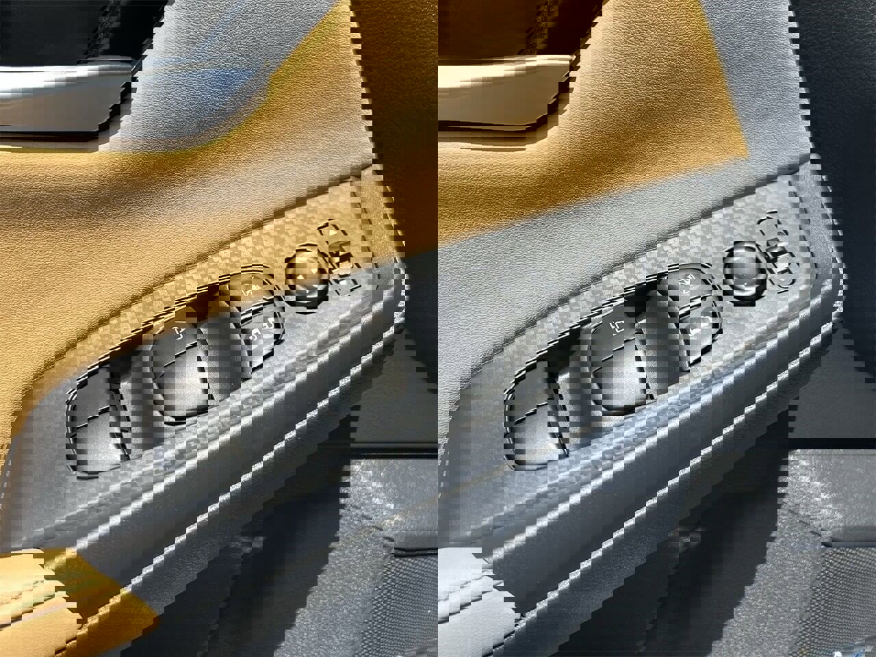 New 2025 Nissan Sentra SV w/ SV Premium Package image 23