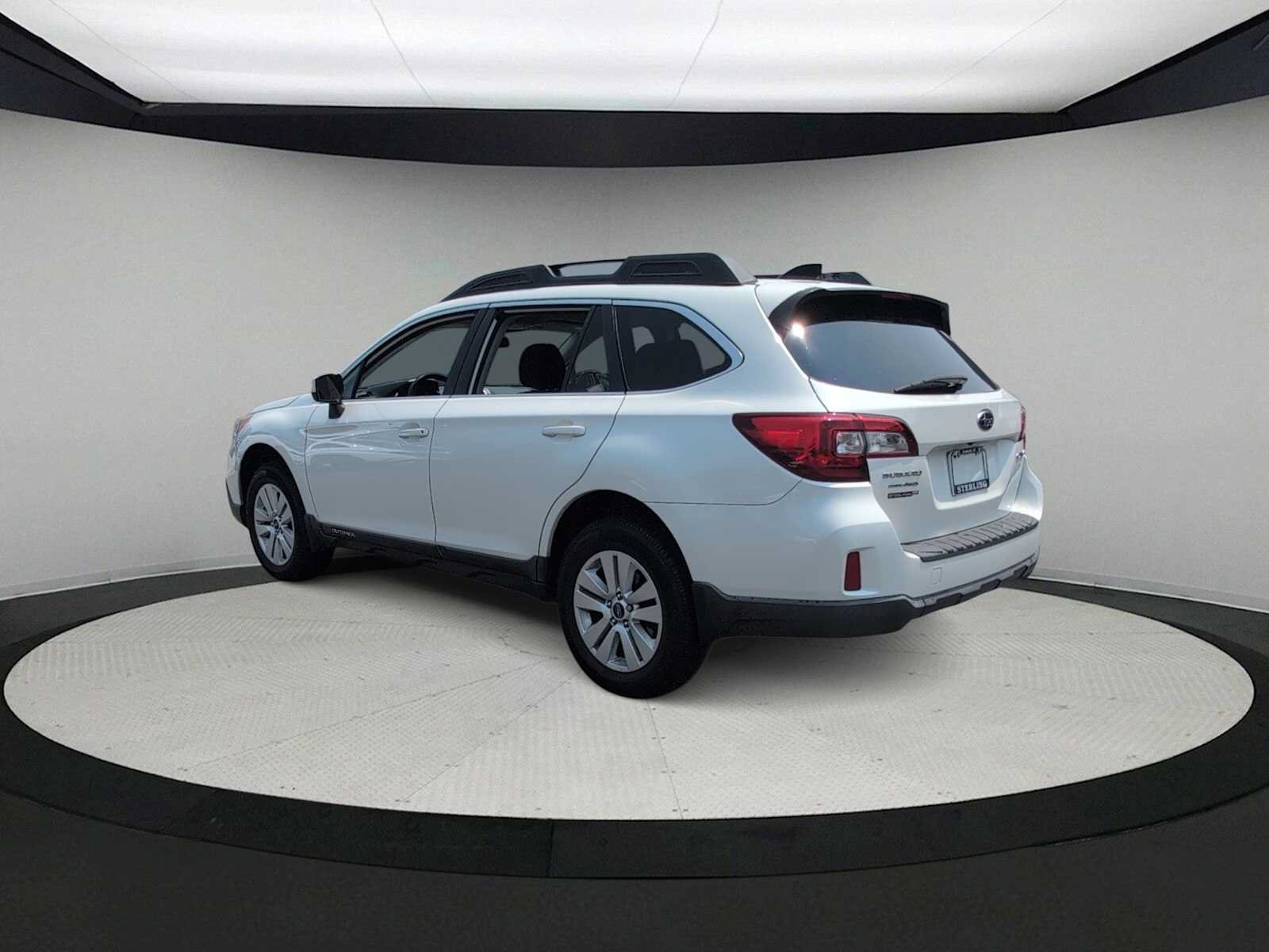 Used 2016 Subaru Outback 2.5i Premium AWD/4WD image 6