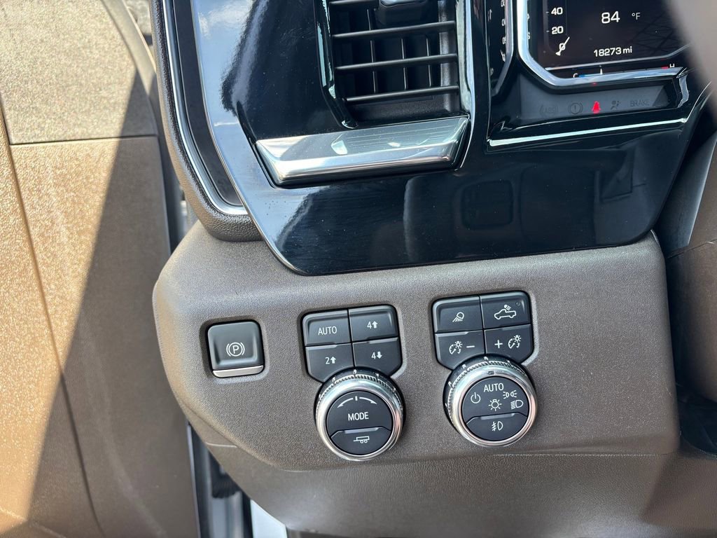 Used 2025 GMC Sierra 2500 SLT AWD/4WD image 22