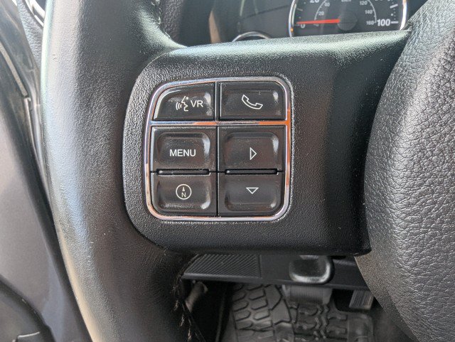 Used 2017 Jeep Wrangler Unlimited Rubicon w/ Connectivity Group AWD/4WD image 12