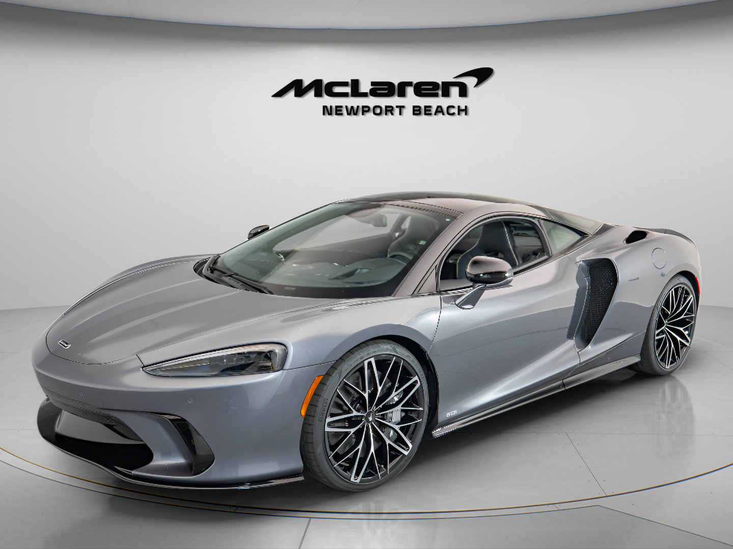 Used 2025 McLaren GTS RWD image 3