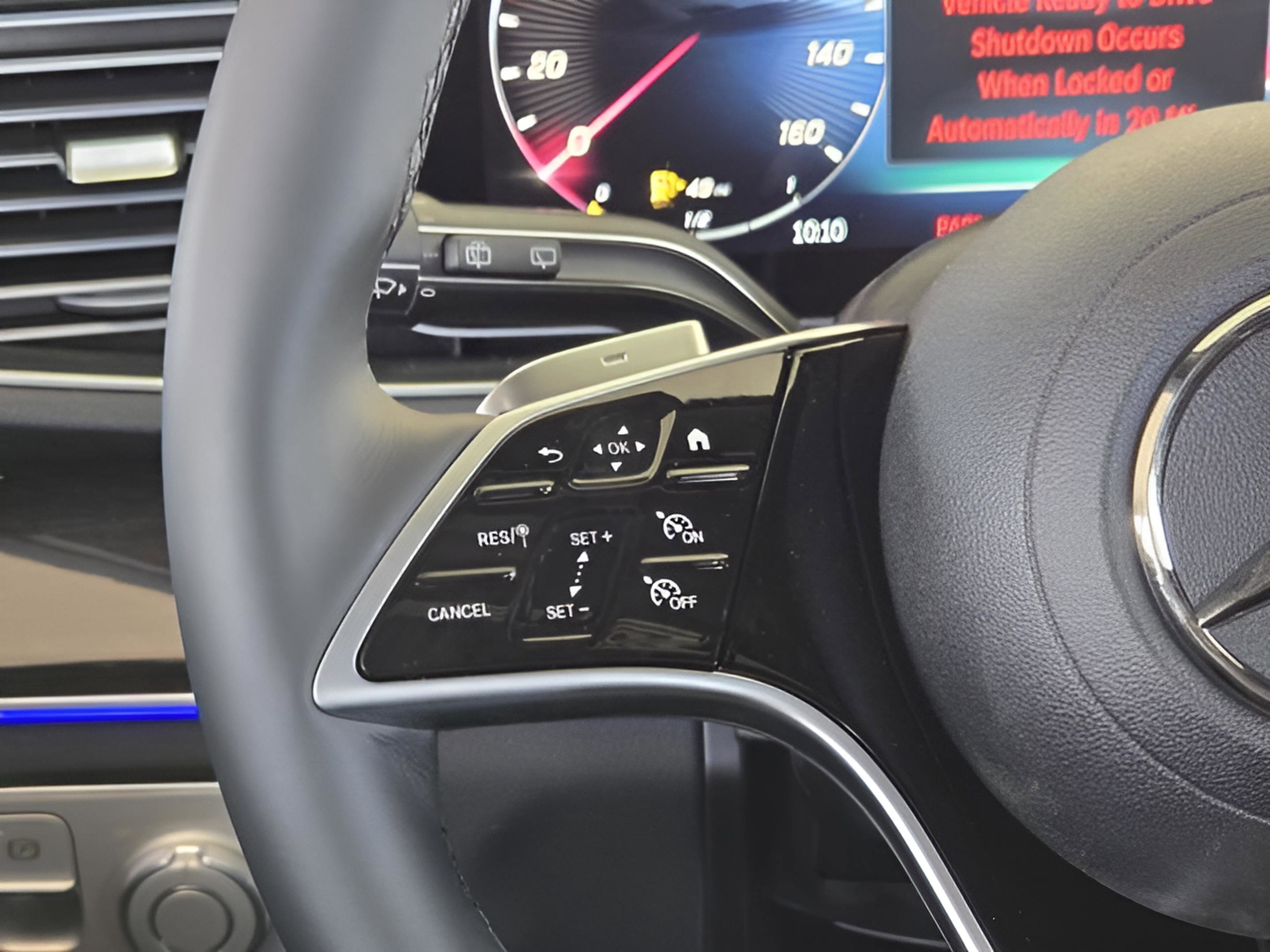 Used 2025 Mercedes-Benz GLE 350 4MATIC image 26