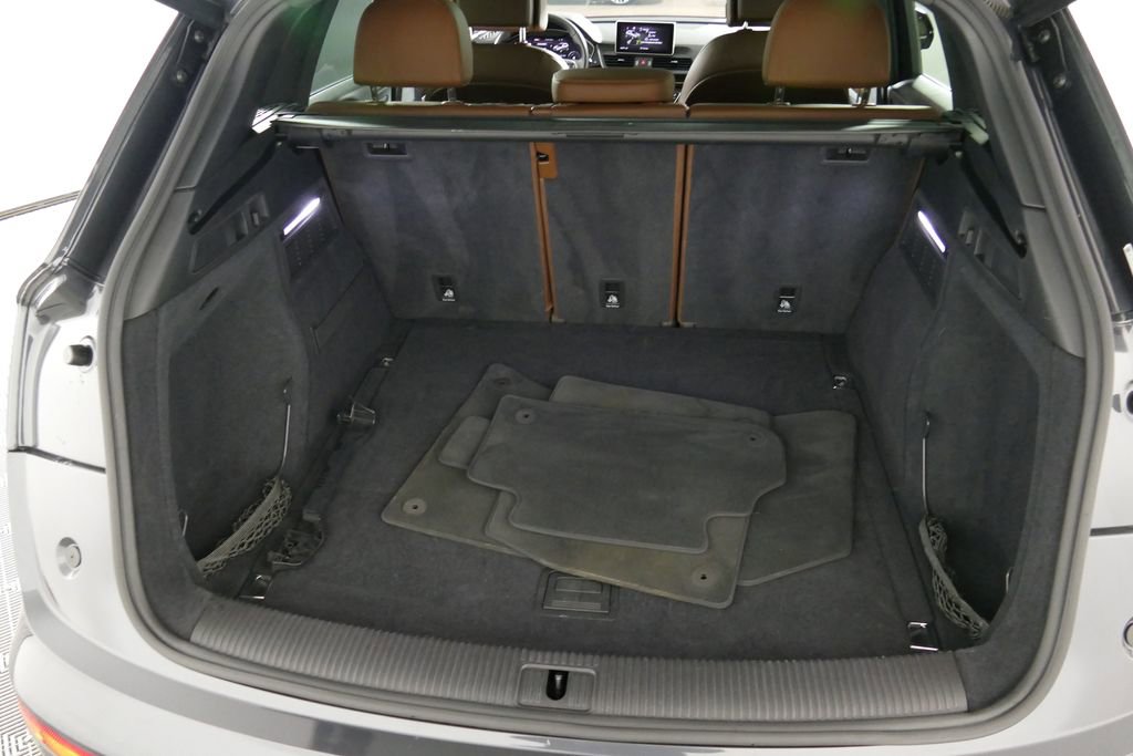 Used 2019 Audi Q5 2.0T Premium Plus w/ Premium Plus Package image 2