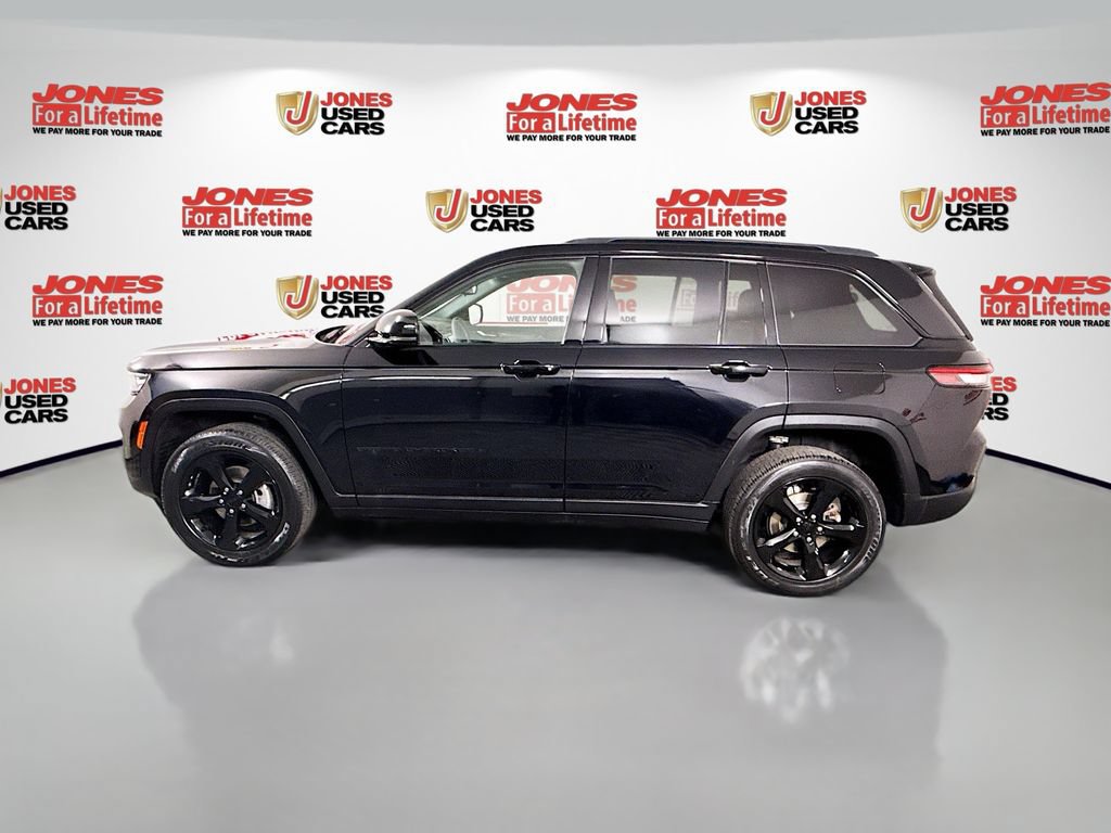Used 2023 Jeep Grand Cherokee Altitude AWD/4WD image 15