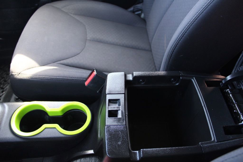 Used 2015 Jeep Wrangler Unlimited Sport w/ Mopar Black Appearance Group image 37