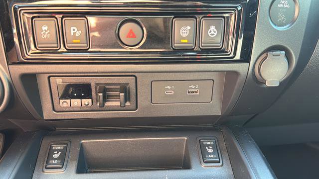Used 2020 Nissan Titan PRO-4X w/ Pro-4x Convenience Package image 28