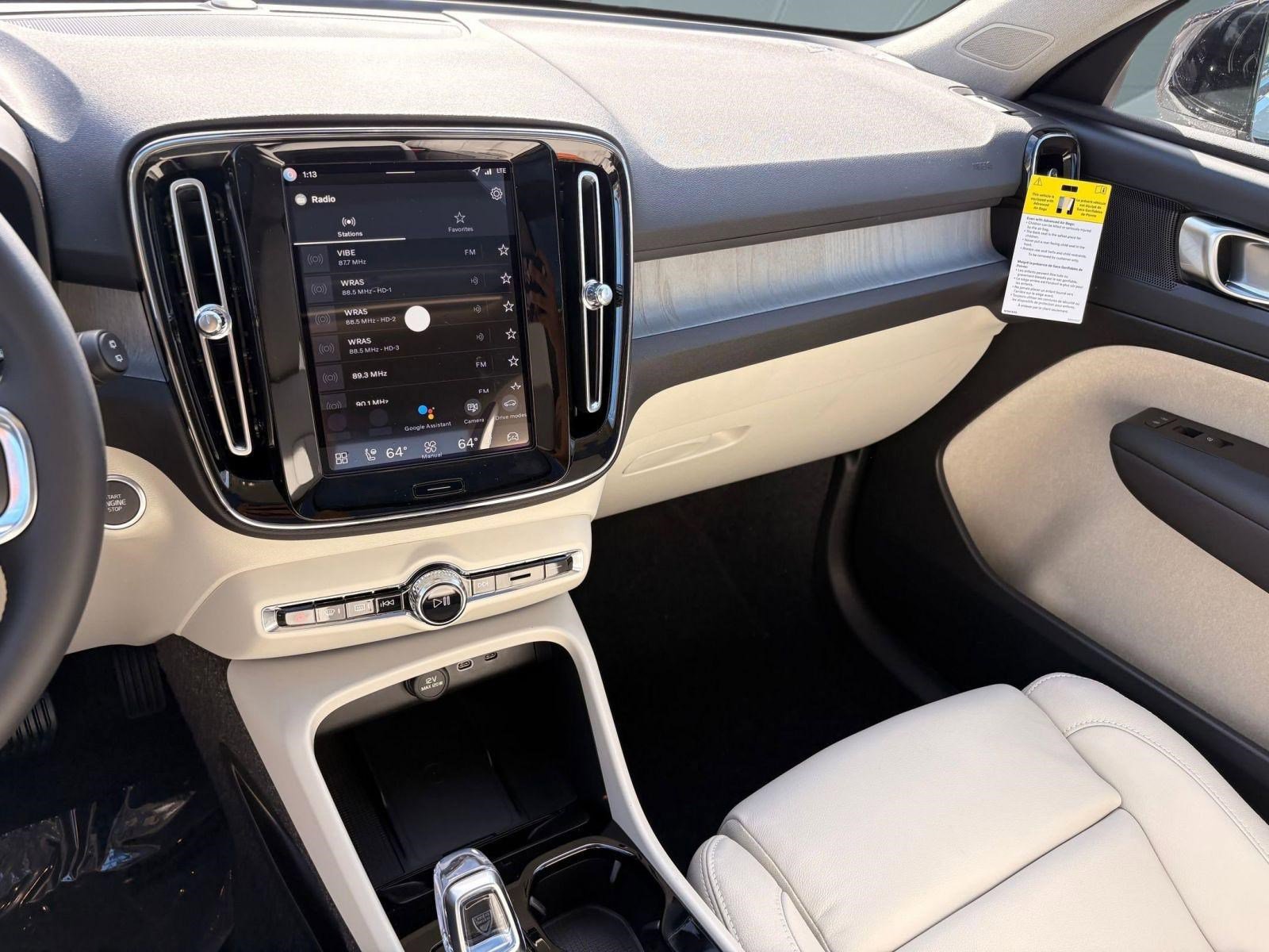 New 2026 Volvo XC40 B4 Plus w/ Climate Package image 25