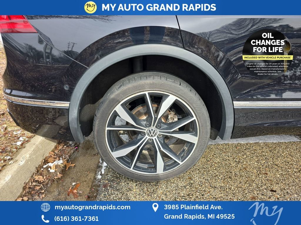 Used 2022 Volkswagen Tiguan SEL R-Line image 38