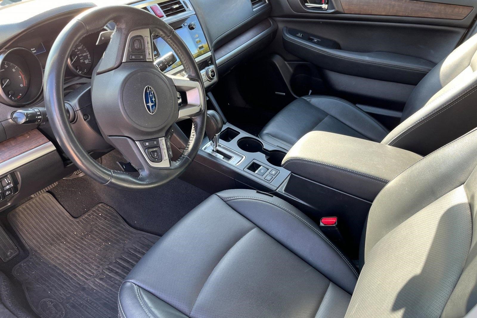 Used 2017 Subaru Outback 3.6R Limited image 3