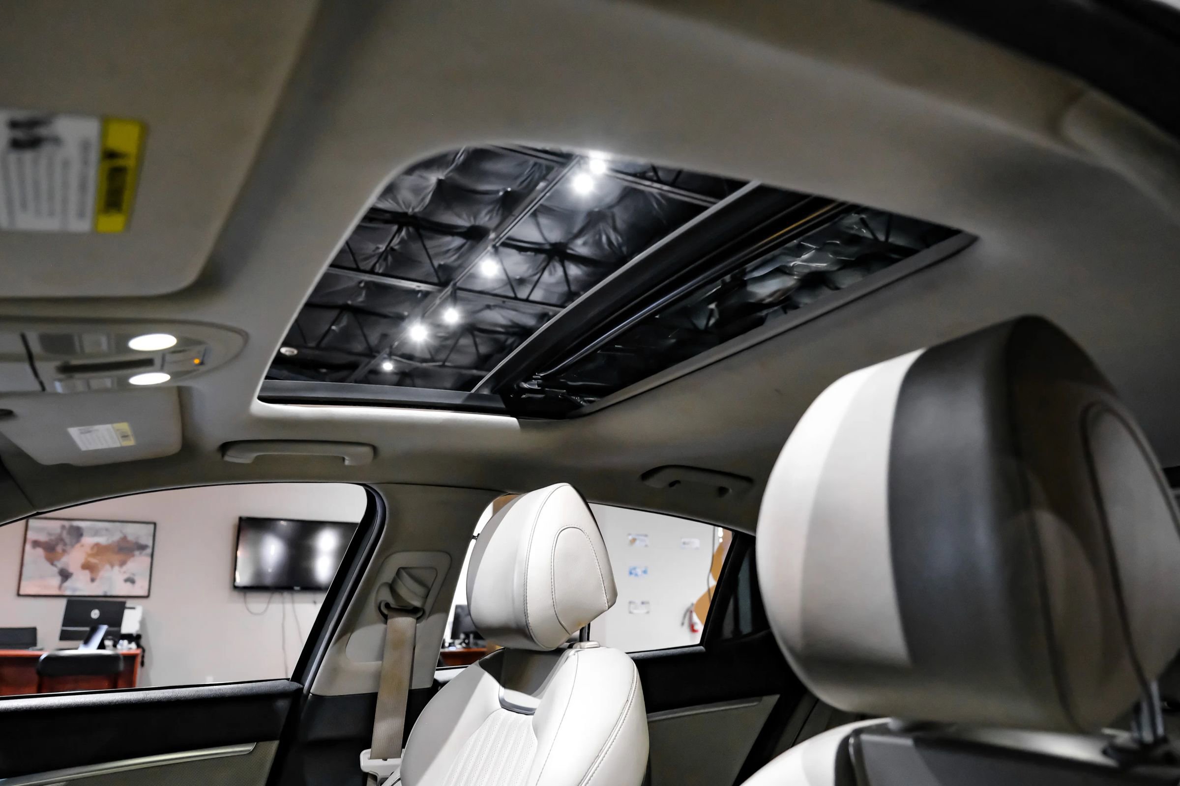 Used 2020 Genesis G70 3.3T w/ Elite Package image 5