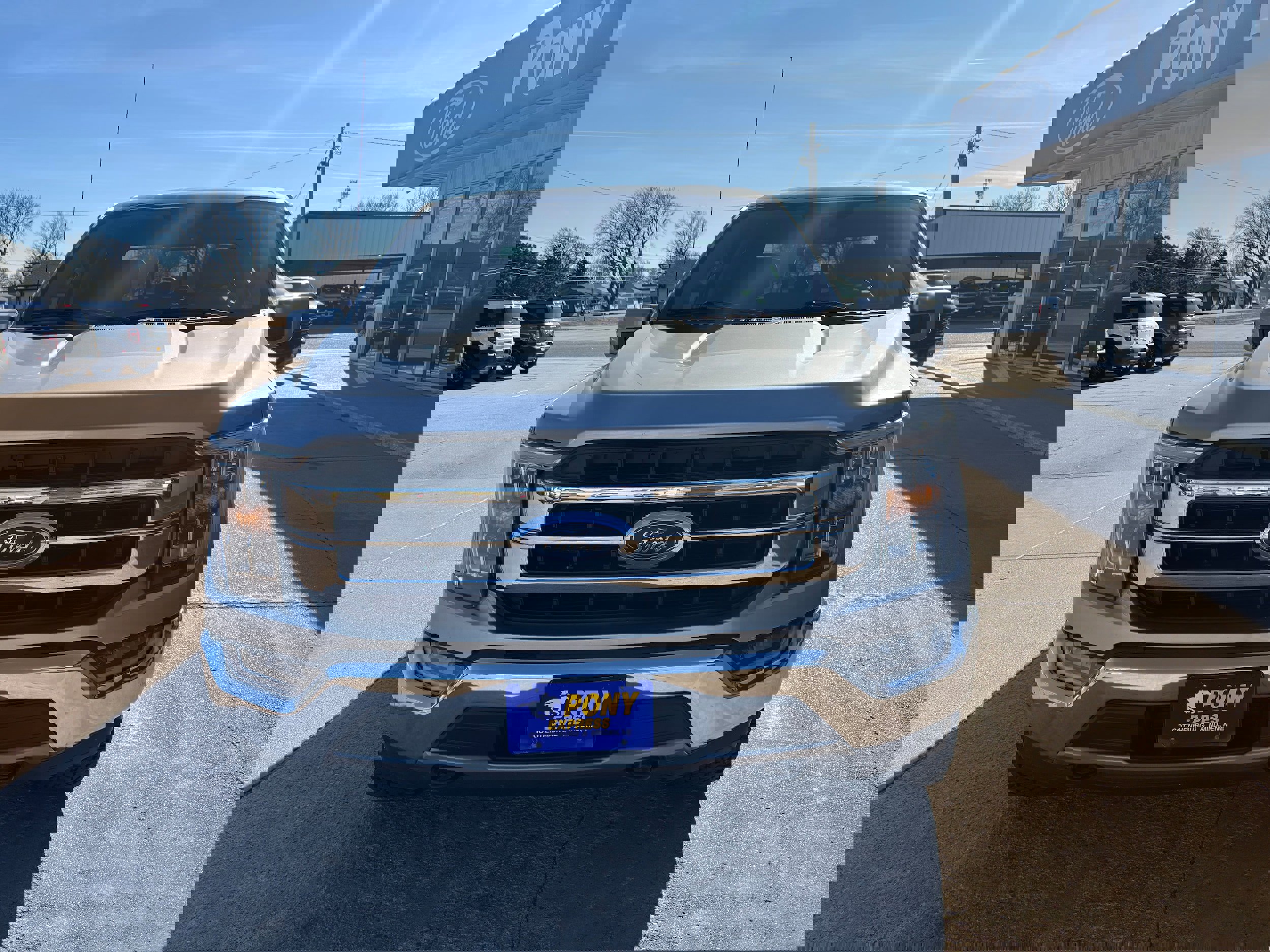 Used 2021 Ford F150 Lariat w/ Equipment Group 501A Mid image 9