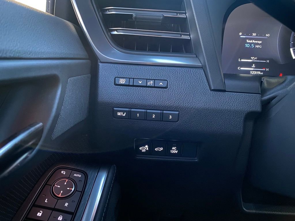 Used 2024 Lexus GX 550 w/ Accessory Package (Z1) image 13