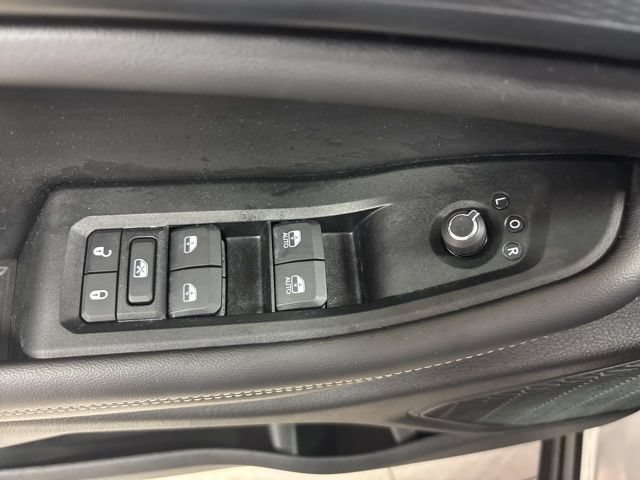 Used 2024 Jeep Grand Cherokee Laredo X w/ Luxury Tech Group I RWD image 19