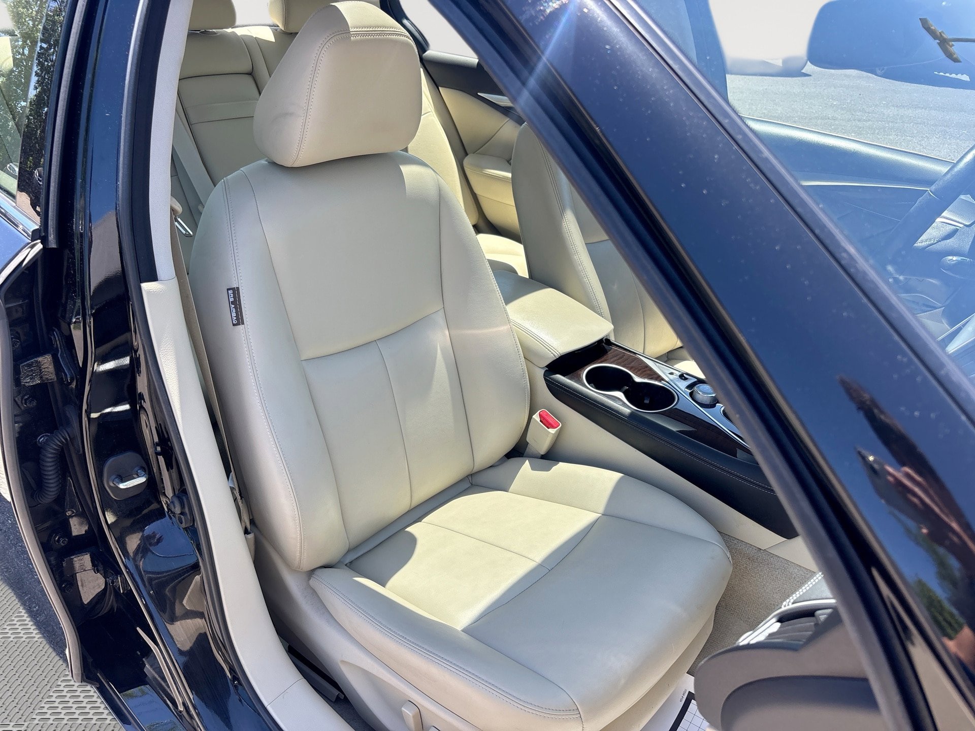 Used 2019 INFINITI Q50 Luxe w/ Essential Package (3.0T Luxe) AWD/4WD image 28