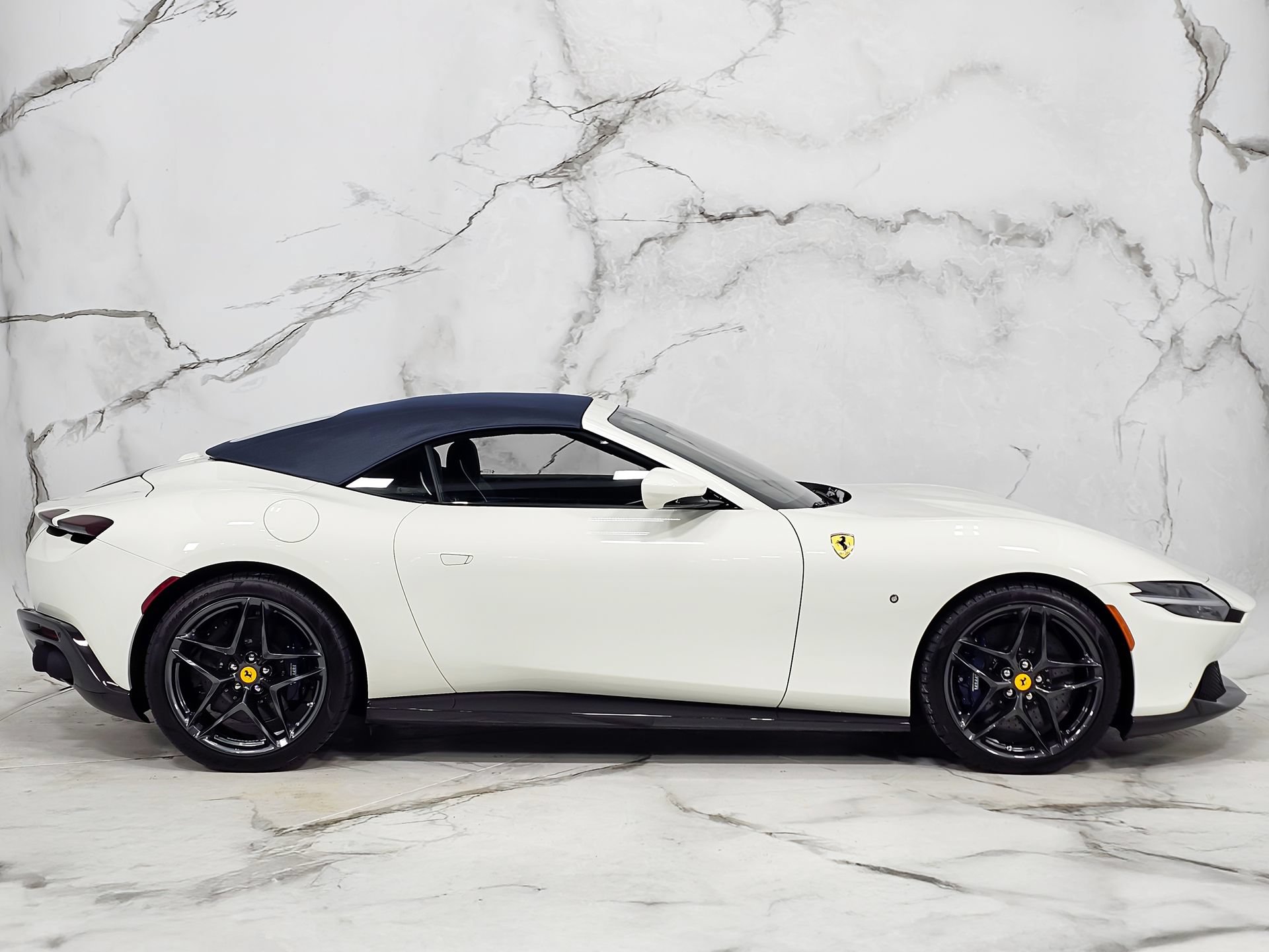 Used 2025 Ferrari Roma Spider RWD image 10