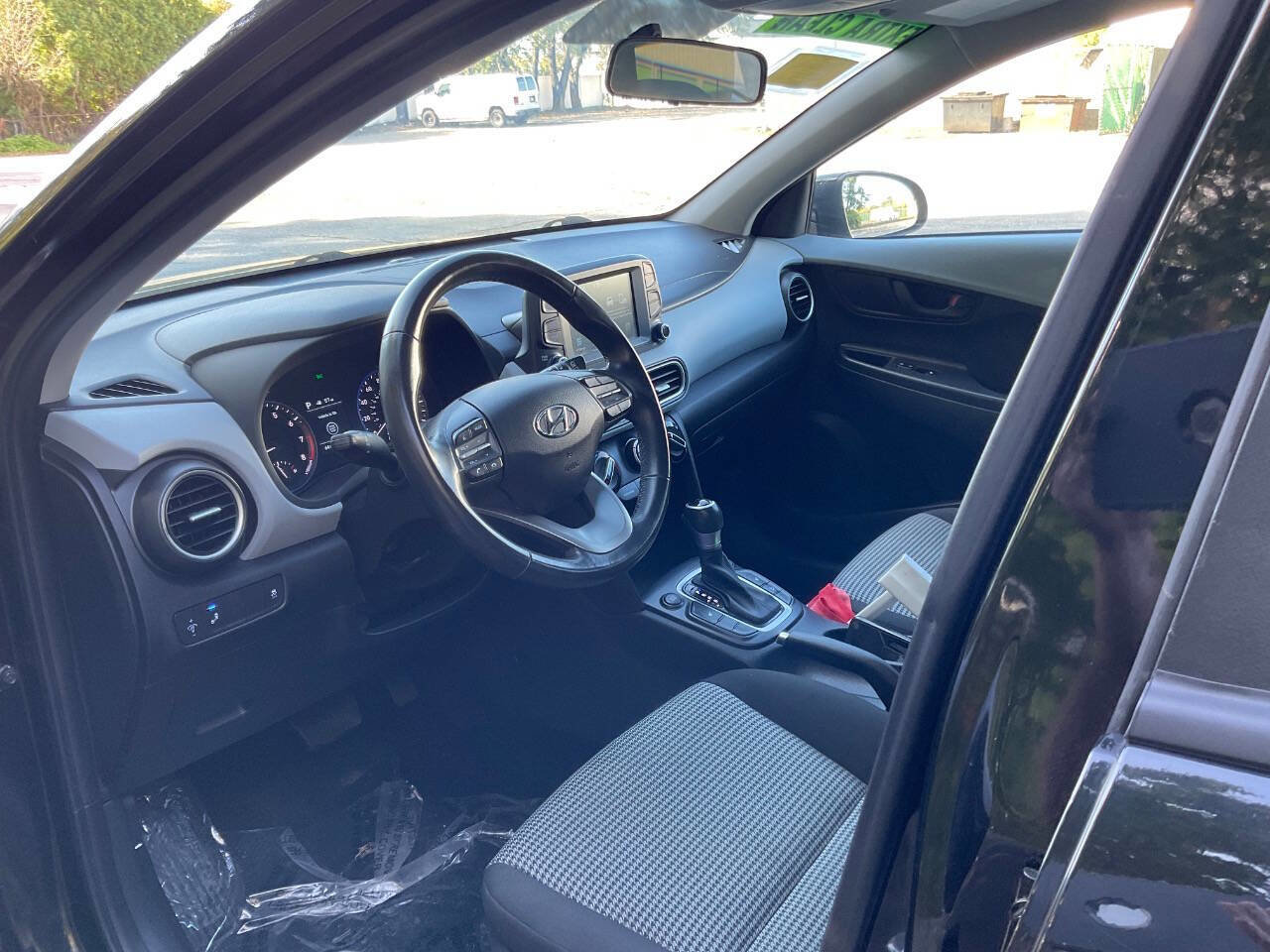 Used 2018 Hyundai Kona SEL image 17