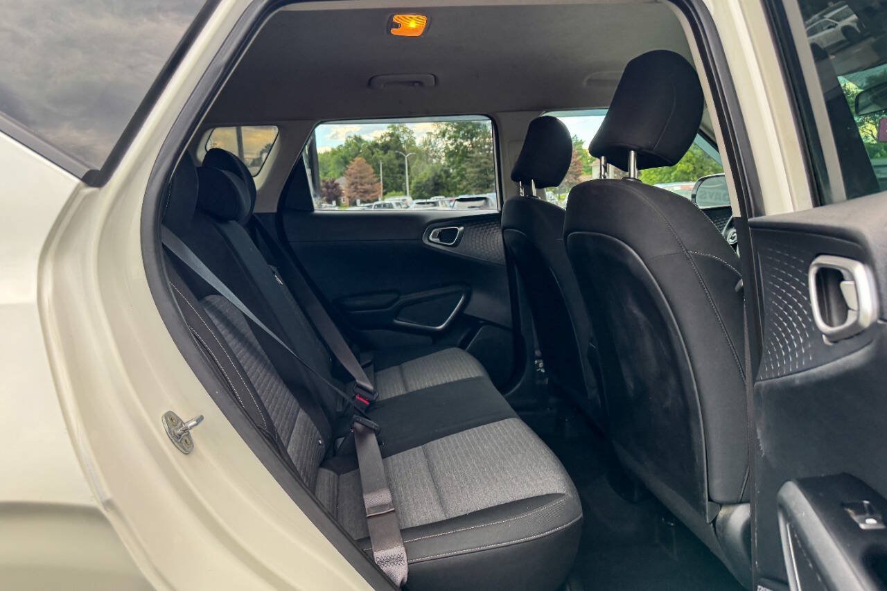 Used 2020 Kia Soul GT-Line FWD image 13