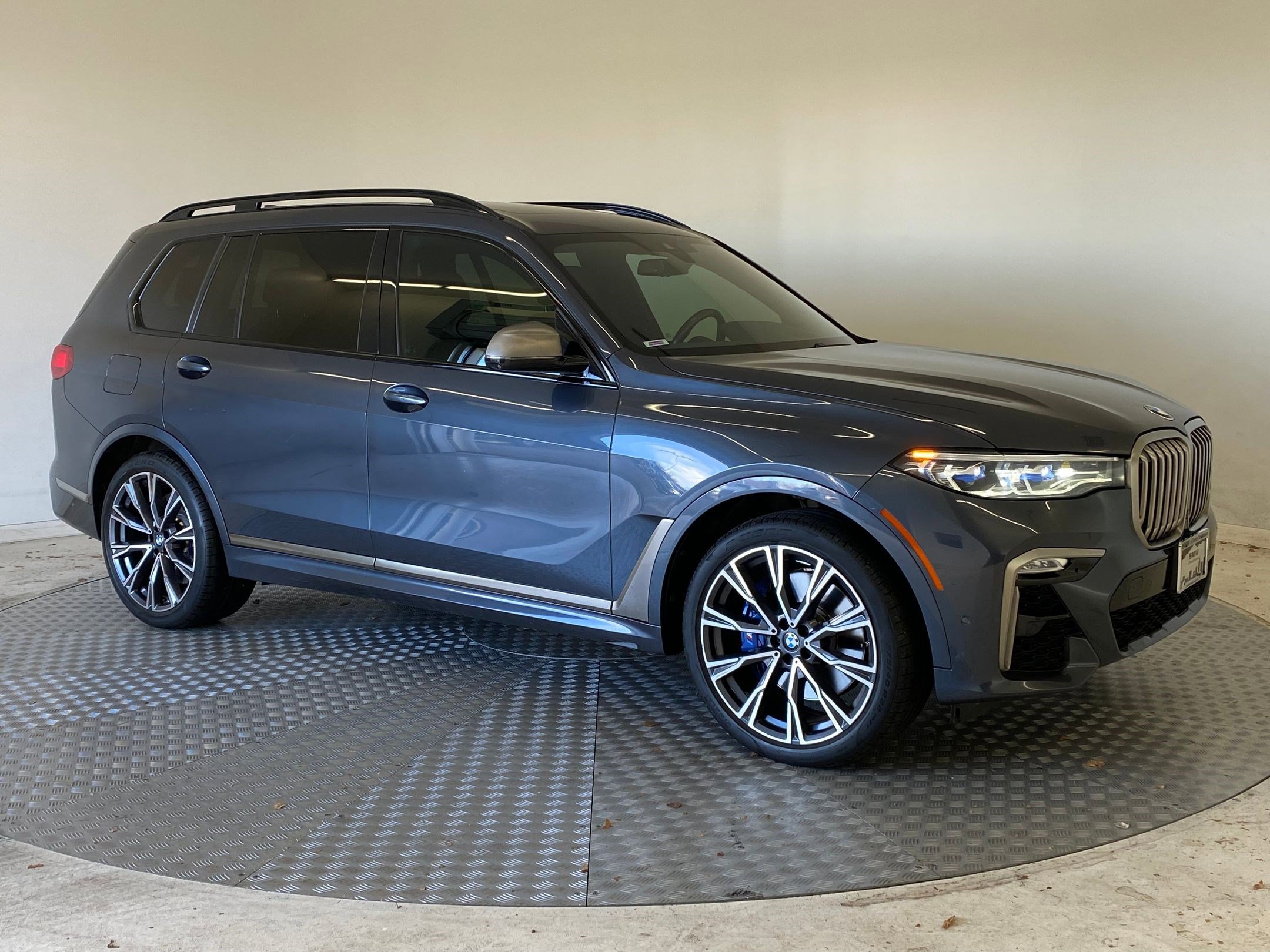 Used 2020 BMW X7 M50i w/ Executive Package image 6