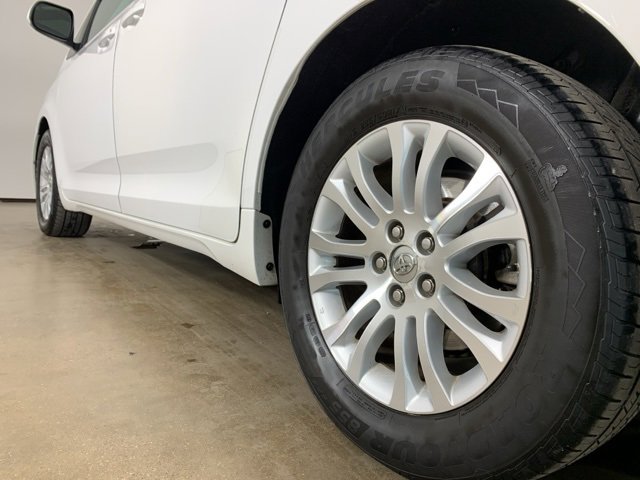 Used 2014 Toyota Sienna XLE image 17