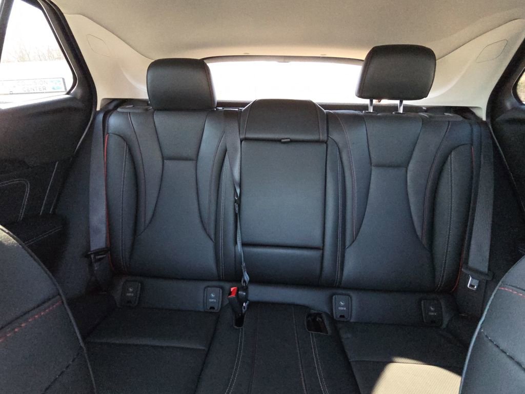 Used 2022 Buick Envision Essence w/ Technology Package II image 25