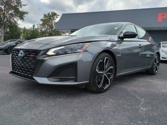 Used 2024 Nissan Altima 2.5 SR w/ SR Premium Package image 9