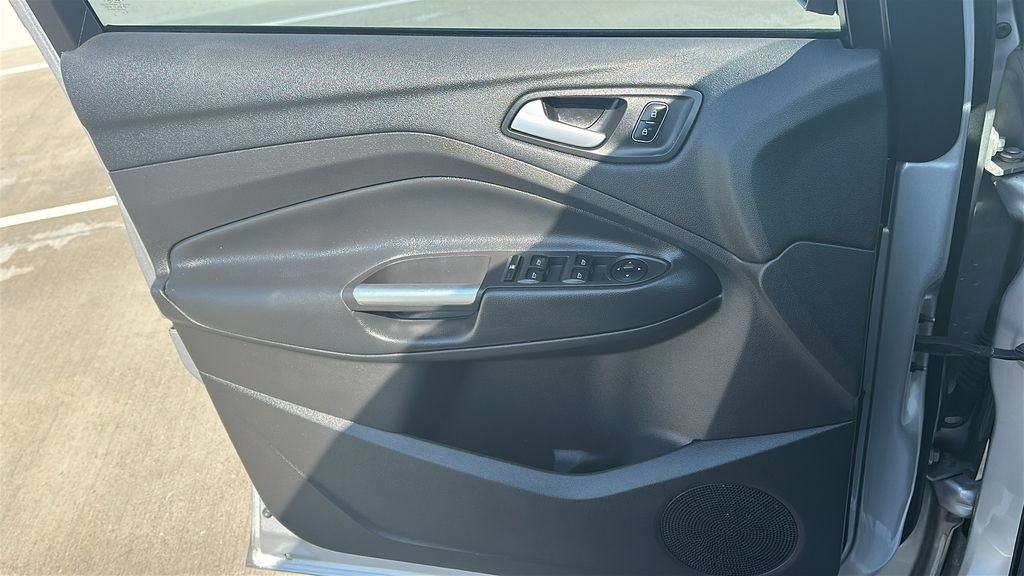 Used 2018 Ford Escape SE w/ SE Sync 3 Package FWD image 19