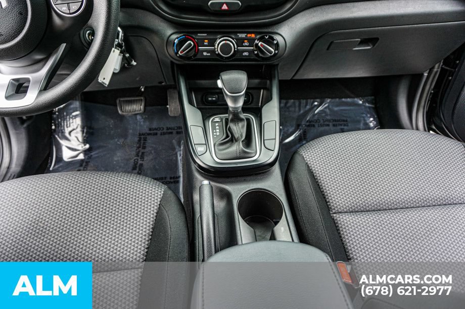 Used 2025 Kia Soul LX w/ LX Technology Package FWD image 39