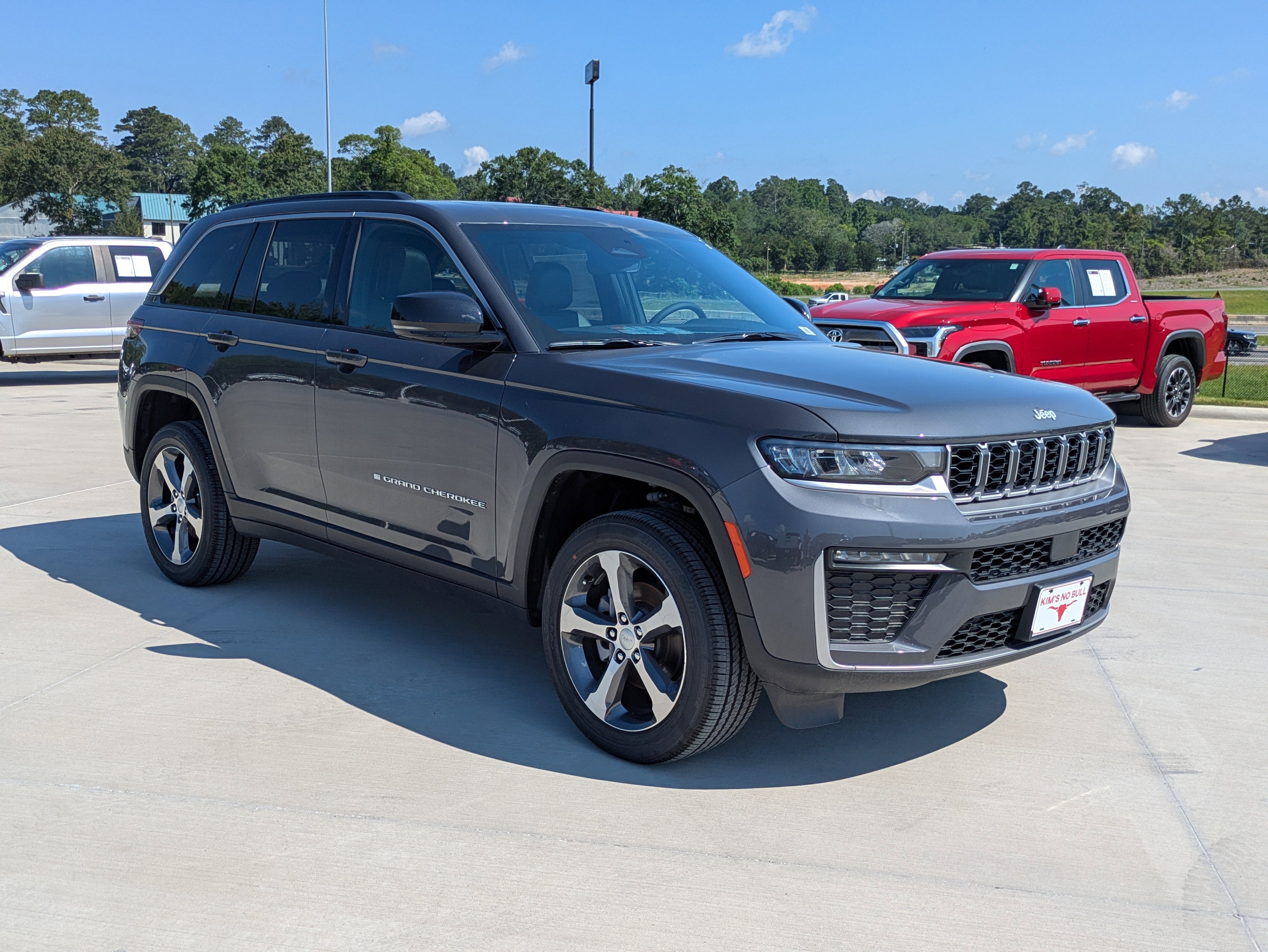 New 2026 Jeep Grand Cherokee Limited RWD image 7
